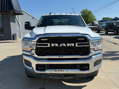 Used 2024 RAM 2500 Tradesman w/ Chrome Appearance Group AWD/4WD image 17