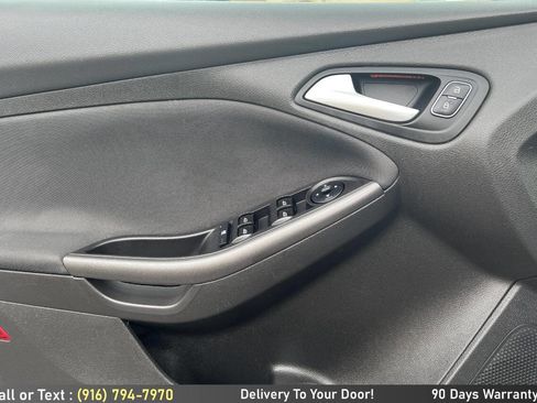Used 2015 Ford Focus SE w/ Equipment Group 201A FWD image 18