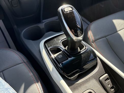 Used 2021 Chevrolet Bolt Premier w/ Infotainment Package image 19