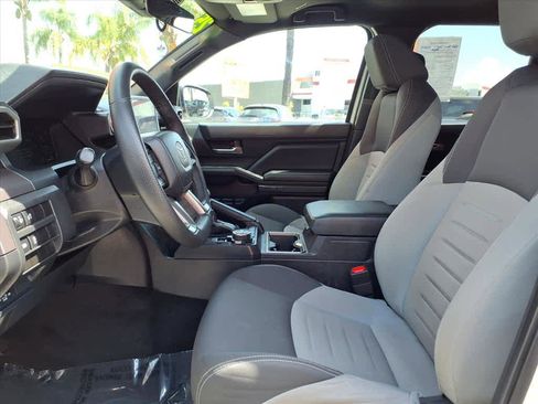 Certified 2025 Toyota Tacoma TRD Off-Road image 18