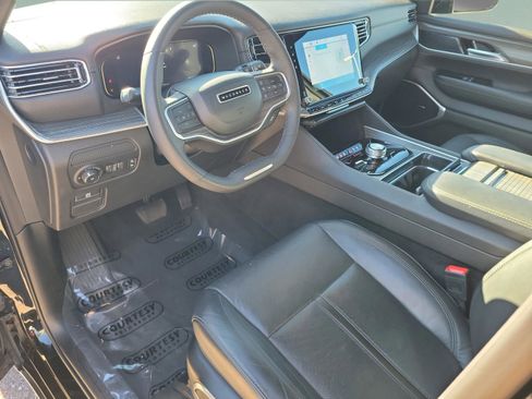 Used 2024 Jeep Wagoneer L Series II w/ Flexible Seating Group image 26