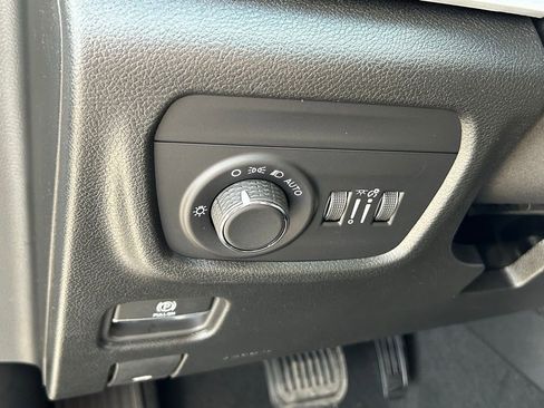 New 2025 Jeep Grand Cherokee Laredo image 40