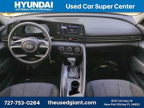 Used 2024 Hyundai Elantra SE FWD image 15