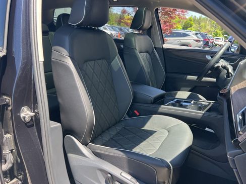 Certified 2025 Volkswagen Atlas SEL Premium R-Line AWD/4WD image 40