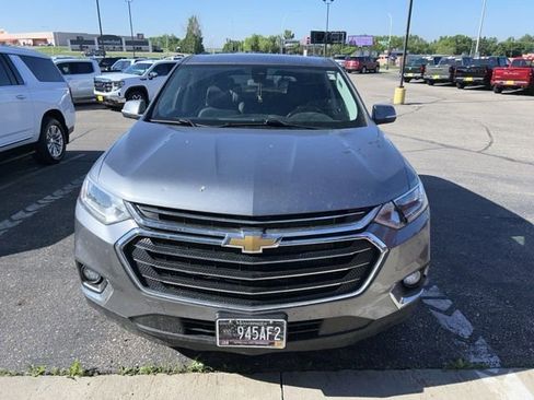 Used 2021 Chevrolet Traverse LT w/ LPO, Floor Liner Package AWD/4WD image 2