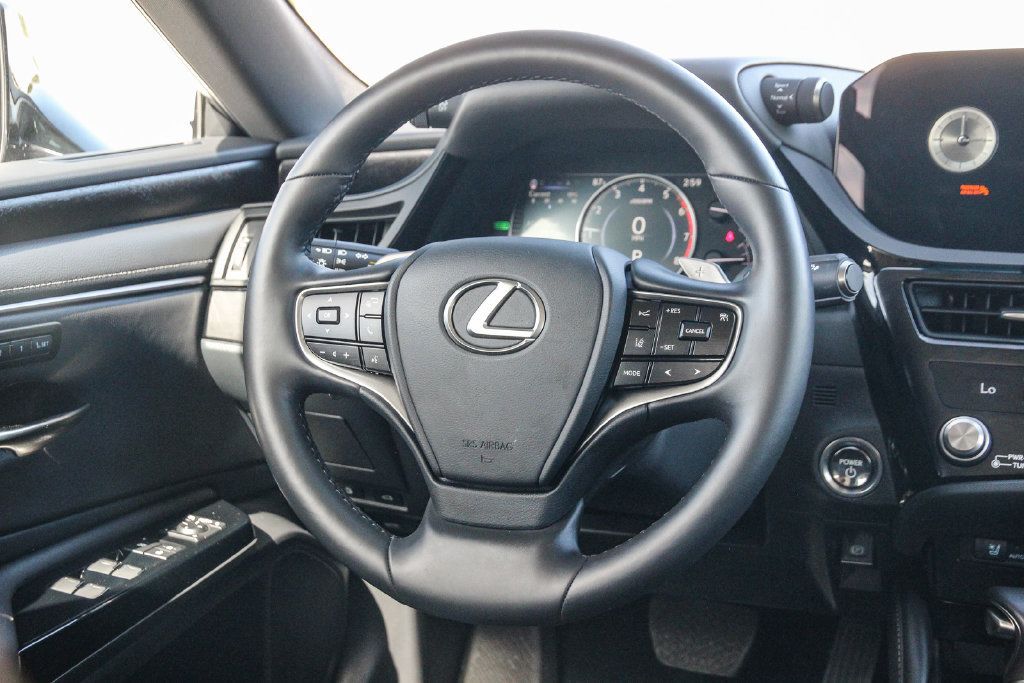 Certified 2025 Lexus ES 300h w/ Premium Package FWD image 16