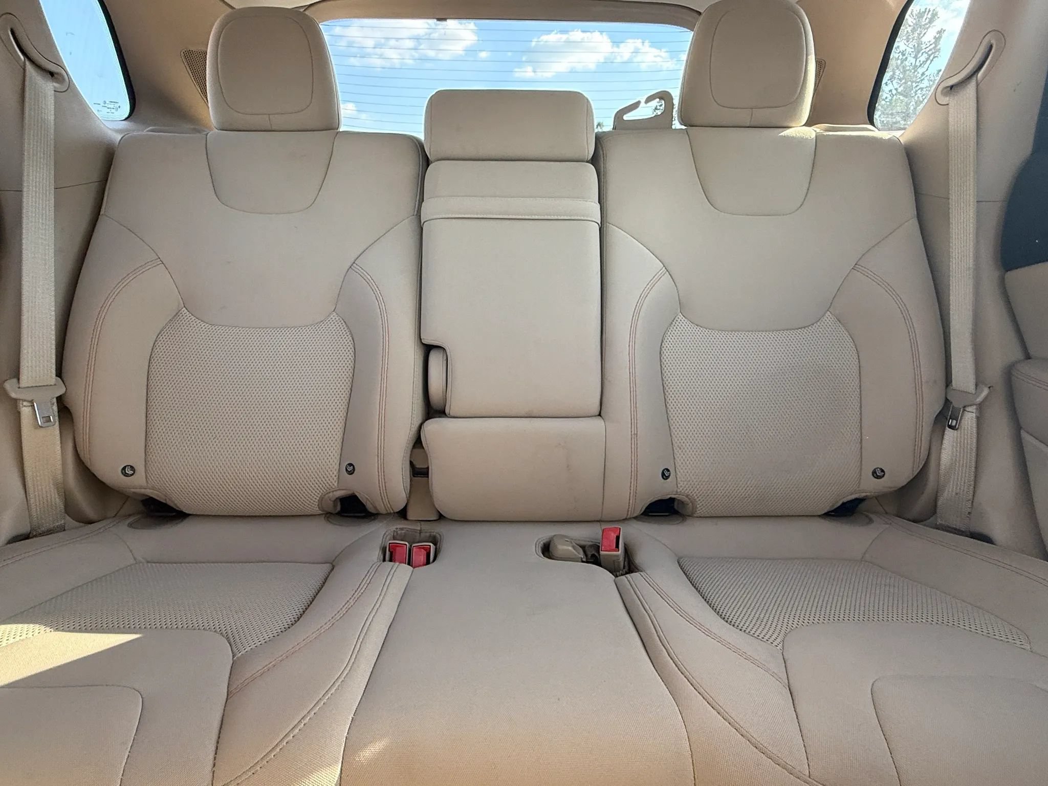 Used 2019 Jeep Cherokee Latitude w/ Popular Appearance Group FWD image 22