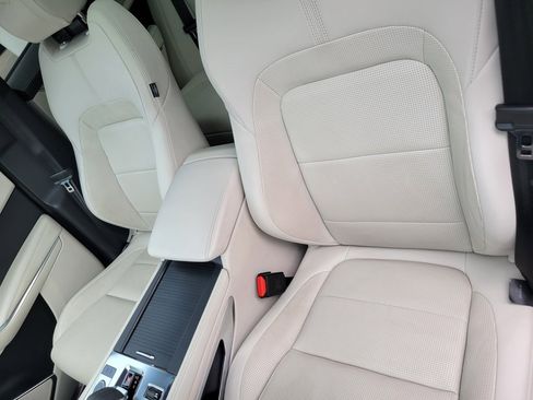 Used 2024 Jaguar F-PACE R-Dynamic S image 31