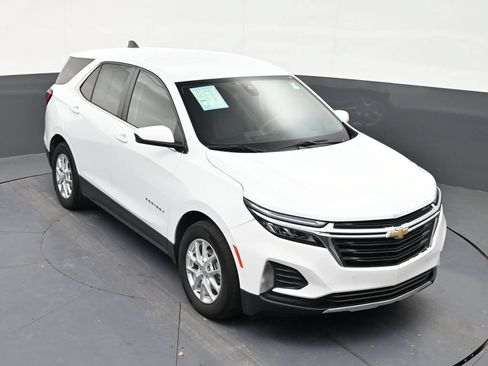 Used 2024 Chevrolet Equinox LT FWD image 18