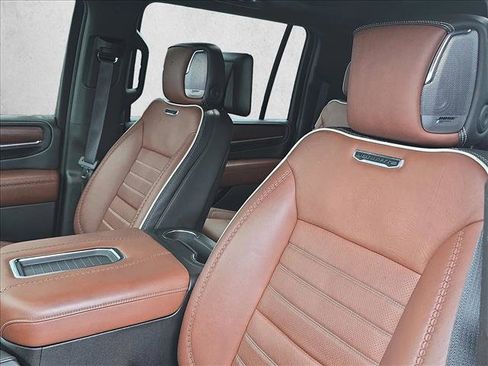 Used 2023 GMC Yukon XL Denali Ultimate image 14