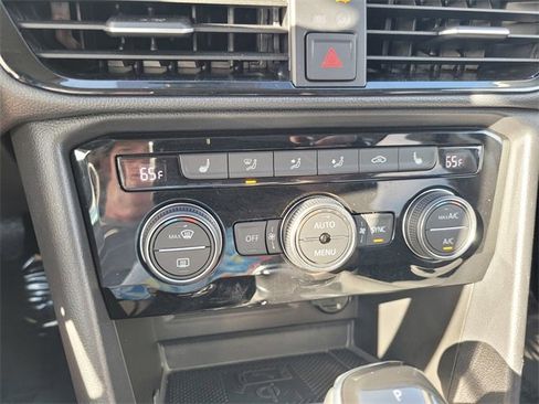 Used 2024 Volkswagen Taos SE image 24