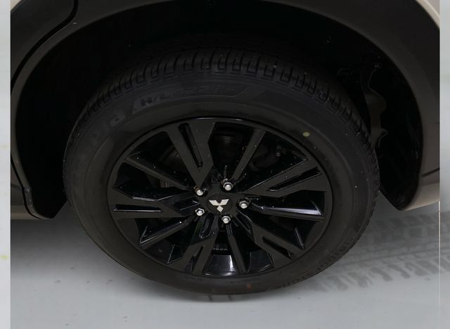 Used 2023 Mitsubishi Eclipse Cross LE AWD/4WD image 18