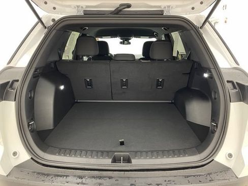 Certified 2026 Chevrolet Equinox LT AWD/4WD image 12