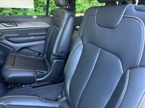 New 2026 Jeep Grand Cherokee L Limited AWD/4WD image 37