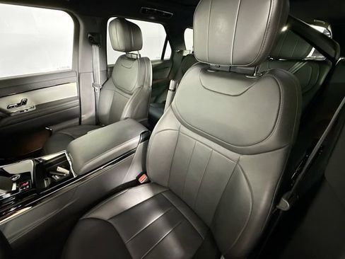 Used 2024 Land Rover Range Rover Sport SE AWD/4WD image 17