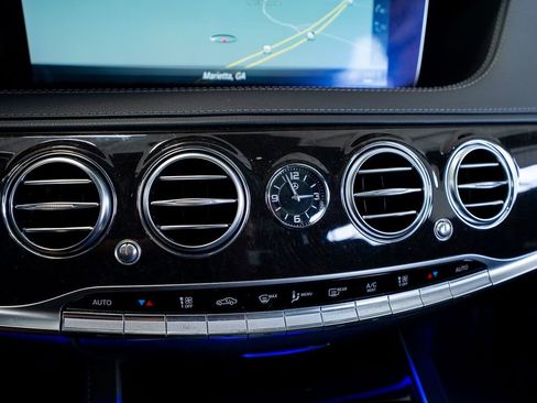 Used 2019 Mercedes-Benz S 560 4MATIC Sedan image 38