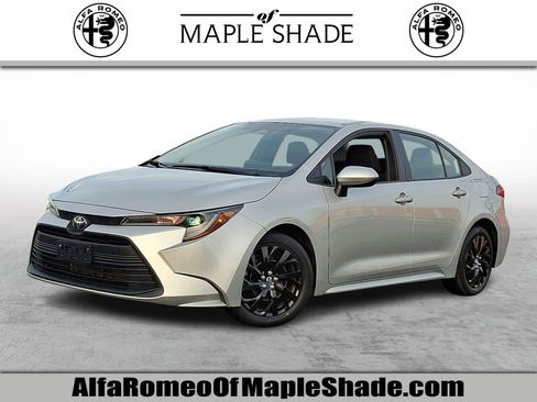 Used 2024 Toyota Corolla LE image 1