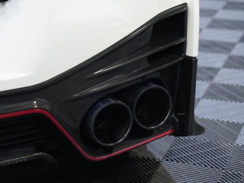 Used 2016 Nissan GT-R NISMO AWD/4WD image 19