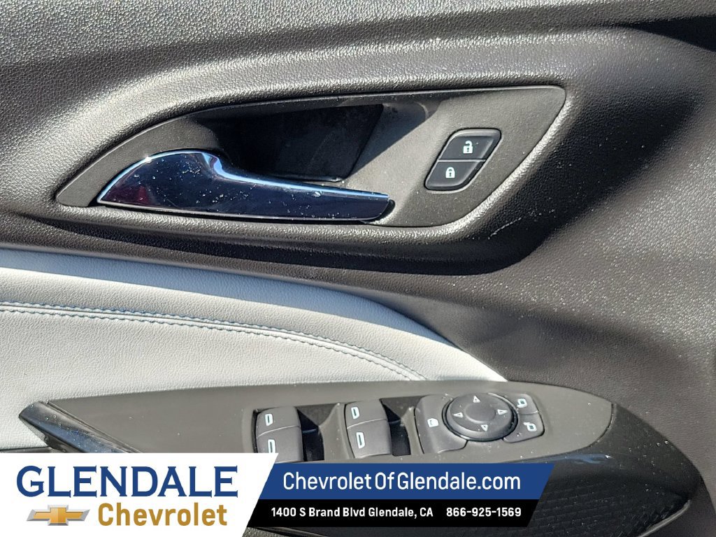 Used 2025 Chevrolet Trax LT FWD image 21