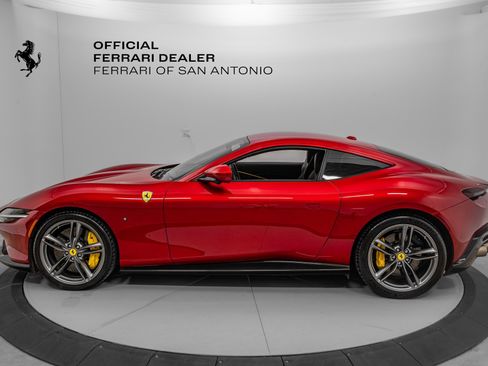 Certified 2022 Ferrari Roma image 3