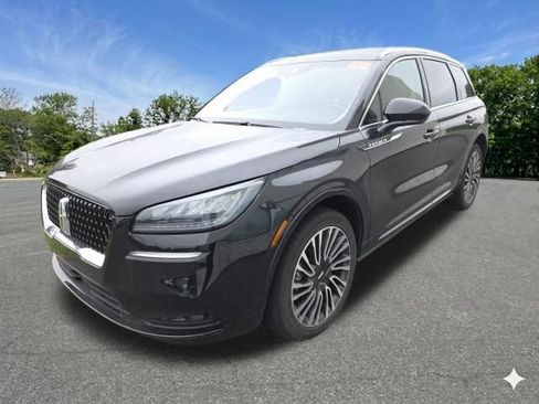 Used 2022 Lincoln Corsair AWD w/ Premium Package image 3