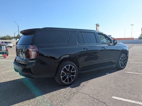 Used 2024 Chevrolet Suburban RST w/ Luxury Package image 4