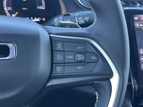New 2025 Jeep Grand Cherokee L Limited AWD/4WD image 13