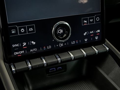 New 2026 GMC Terrain Elevation w/ Elevation Premium Package AWD/4WD image 15