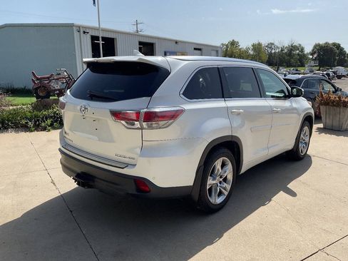 Used 2014 Toyota Highlander Limited w/ Driver Technology Package AWD/4WD image 8