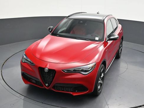 Used 2024 Alfa Romeo Stelvio Veloce AWD/4WD image 25