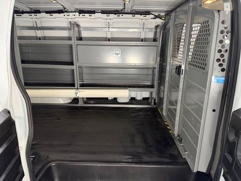 Used 2023 GMC Savana 2500 w/ Driver Convenience Package image 8