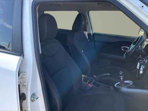 Used 2016 Kia Soul image 7