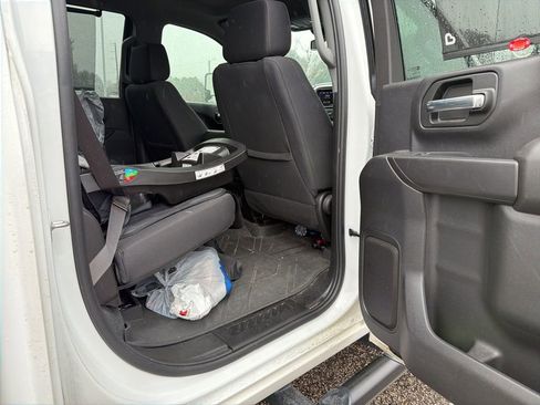 Used 2024 Chevrolet Silverado 2500 Custom w/ Custom Value Package image 16