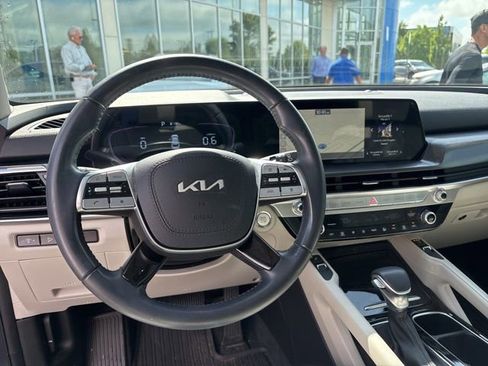 Used 2024 Kia Telluride S w/ S Sunroof Package FWD image 13