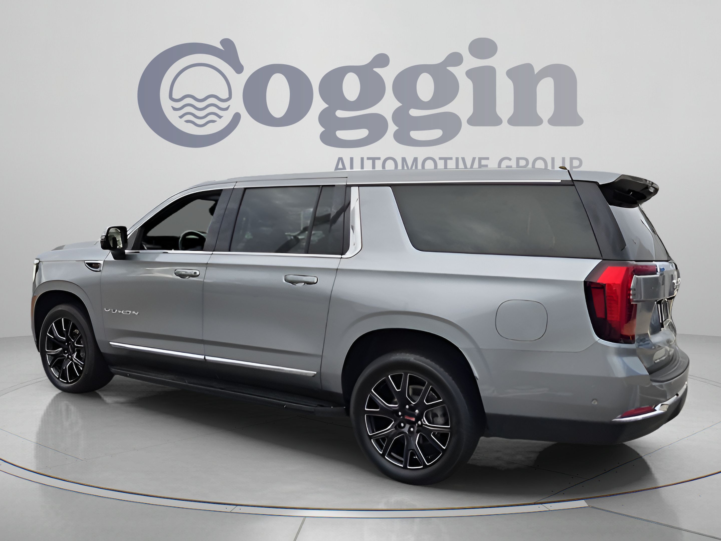 Used 2025 GMC Yukon XL Elevation AWD/4WD image 3