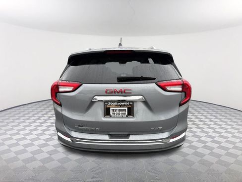 Used 2024 GMC Terrain Denali w/ Denali Premium Package image 6
