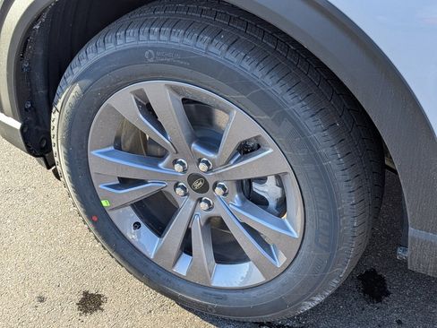 New 2026 Ford Explorer Active w/ Active Comfort Package image 10