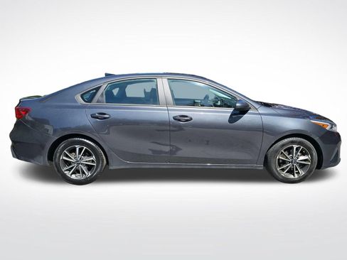 Used 2023 Kia Forte LXS FWD image 3