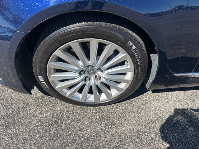 Used 2013 Lexus LS 460 AWD w/ Comfort Pkg image 9