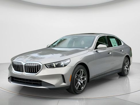 New 2027 BMW 530i RWD image 1