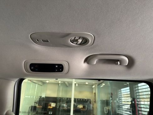 Used 2024 Chrysler Pacifica Touring-L image 37