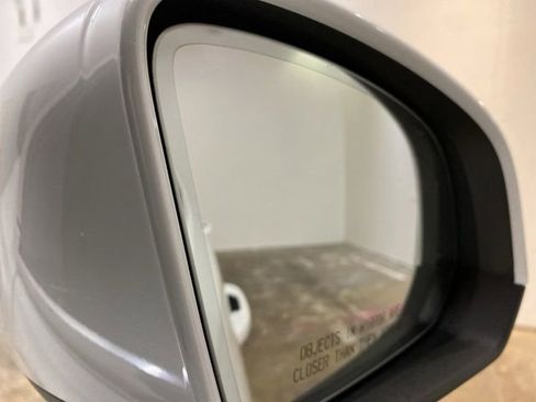 Used 2025 Volvo XC40 B5 Core AWD/4WD image 96
