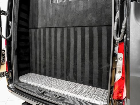 Used 2024 Mercedes-Benz Sprinter 3500 image 40