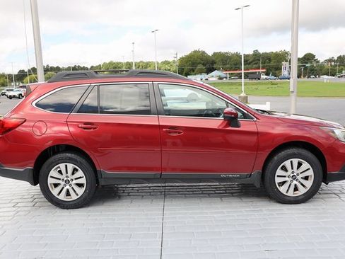 Used 2018 Subaru Outback 2.5i Premium image 6