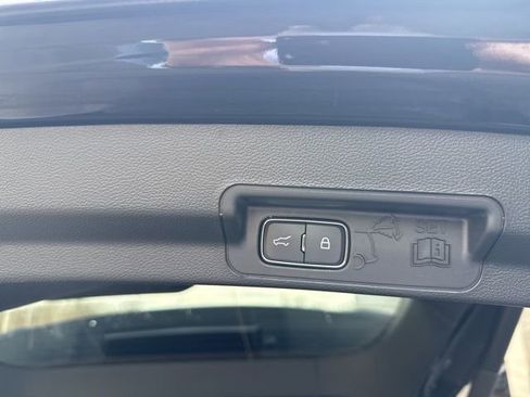 Used 2023 Ford Explorer XLT w/ Equipment Group 202A image 40