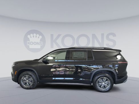 New 2026 Chevrolet Traverse LT FWD image 2