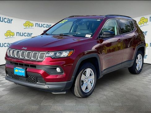 Used 2022 Jeep Compass Latitude w/ Convenience Group AWD/4WD image 3