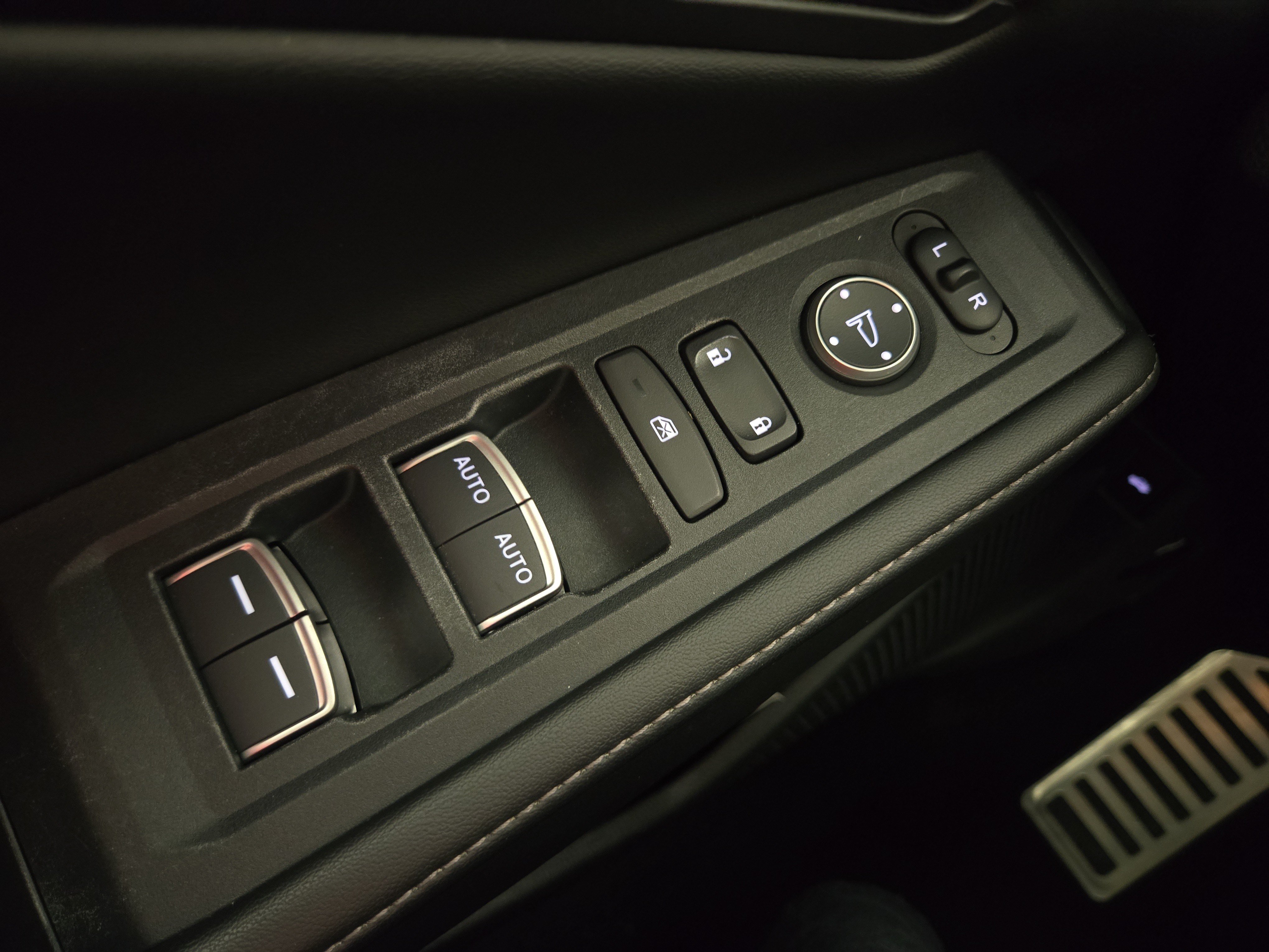 Used 2025 Honda Accord Sport image 25