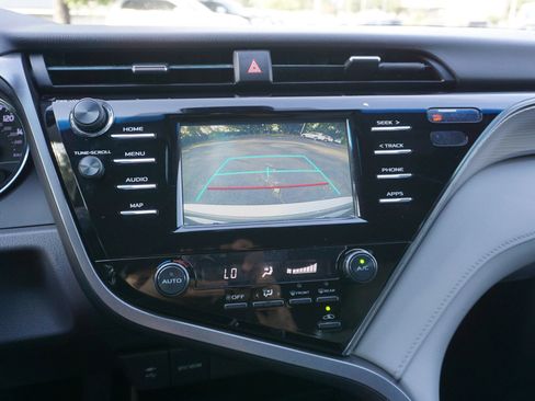 Used 2019 Toyota Camry SE FWD image 12