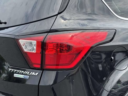Used 2019 Ford Escape Titanium AWD/4WD image 9